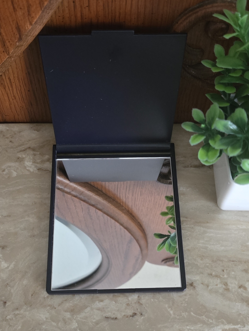 Estee Lauder Navy Blue Flip Up Monogram Travel Compact Mirror - Picture 7 of 8